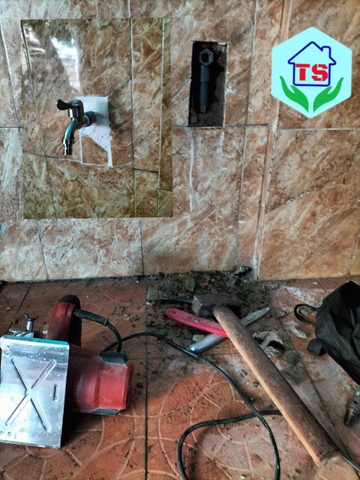 z3650245295093-cd35878ef3e4d6eaed54d8a51f1a85ef-3f9e3a44-a351-43e7-bf69-62f288436aac Thợ sửa vòi nước tại nhà